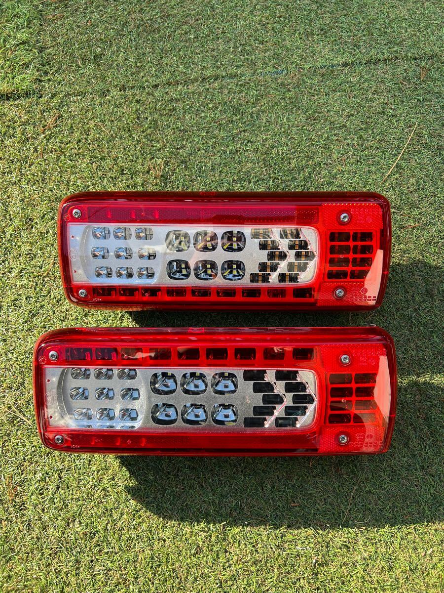 クオン ボルボ テールランプ LED 左右セット UD テールライト 新車外し