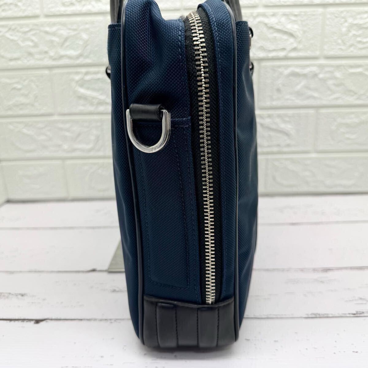 トゥミ ビジネスバッグ TUMI - 大容量 鍵付き 【希少 日本限定】 TUMI