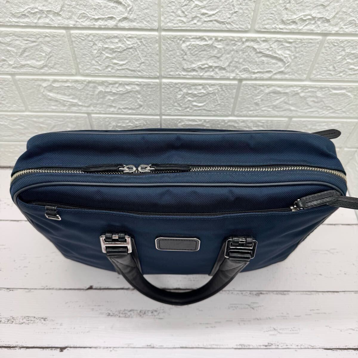 トゥミ ビジネスバッグ TUMI - 大容量 鍵付き 【希少 日本限定】 TUMI