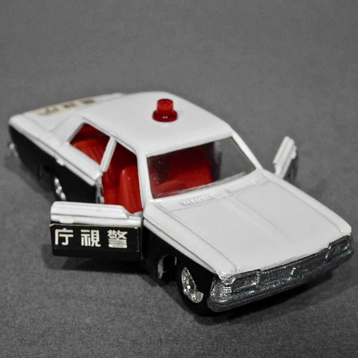 [黒箱トミカ]トヨタ クラウン警視庁パトロールカー1Eホイール(日本製)旧ホイール/トヨペット/パトカー