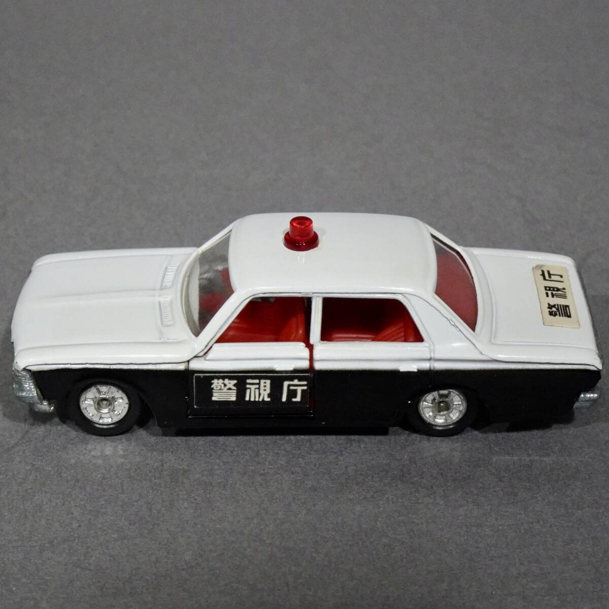 [黒箱トミカ]トヨタ クラウン警視庁パトロールカー1Eホイール(日本製)旧ホイール/トヨペット/パトカー