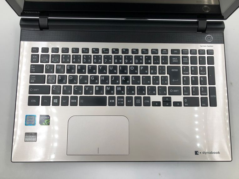 TOSHIBA/ノート/SSD 256GB/第6世代Core i7/メモリ8GB/WEBカメラ無/OS無-