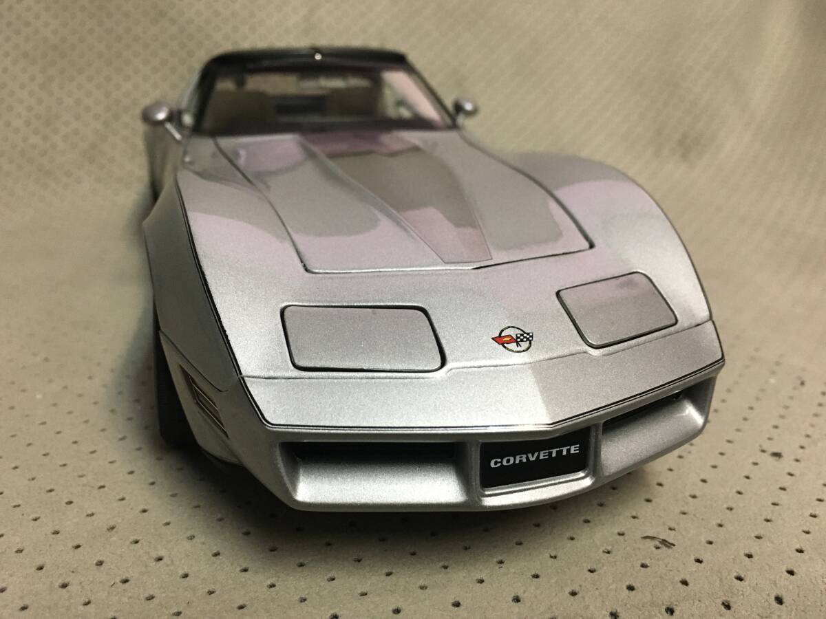 AUTOart 1/18 シボレー・コルベットC3 1982年 シルバー 未展示品 絶版