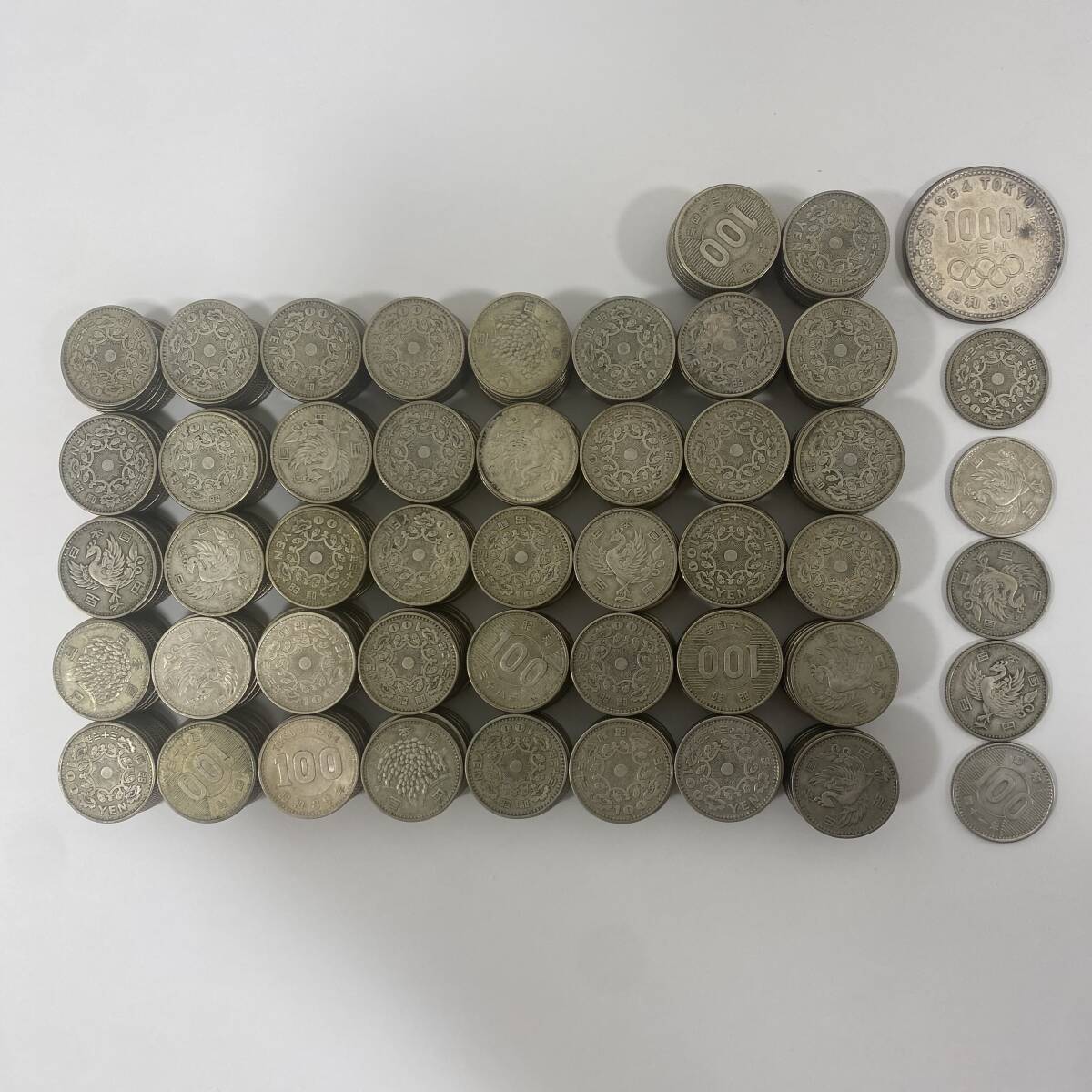 464 100円銀貨 425枚 1000円銀貨 1枚 まとめ 426枚 額面合計 43500円