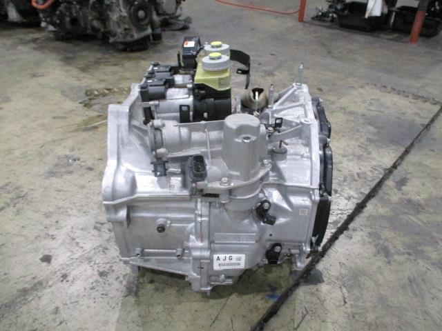 フィット DAA-GP5 オートマチックミッション ハイブリッド Fパッケージ