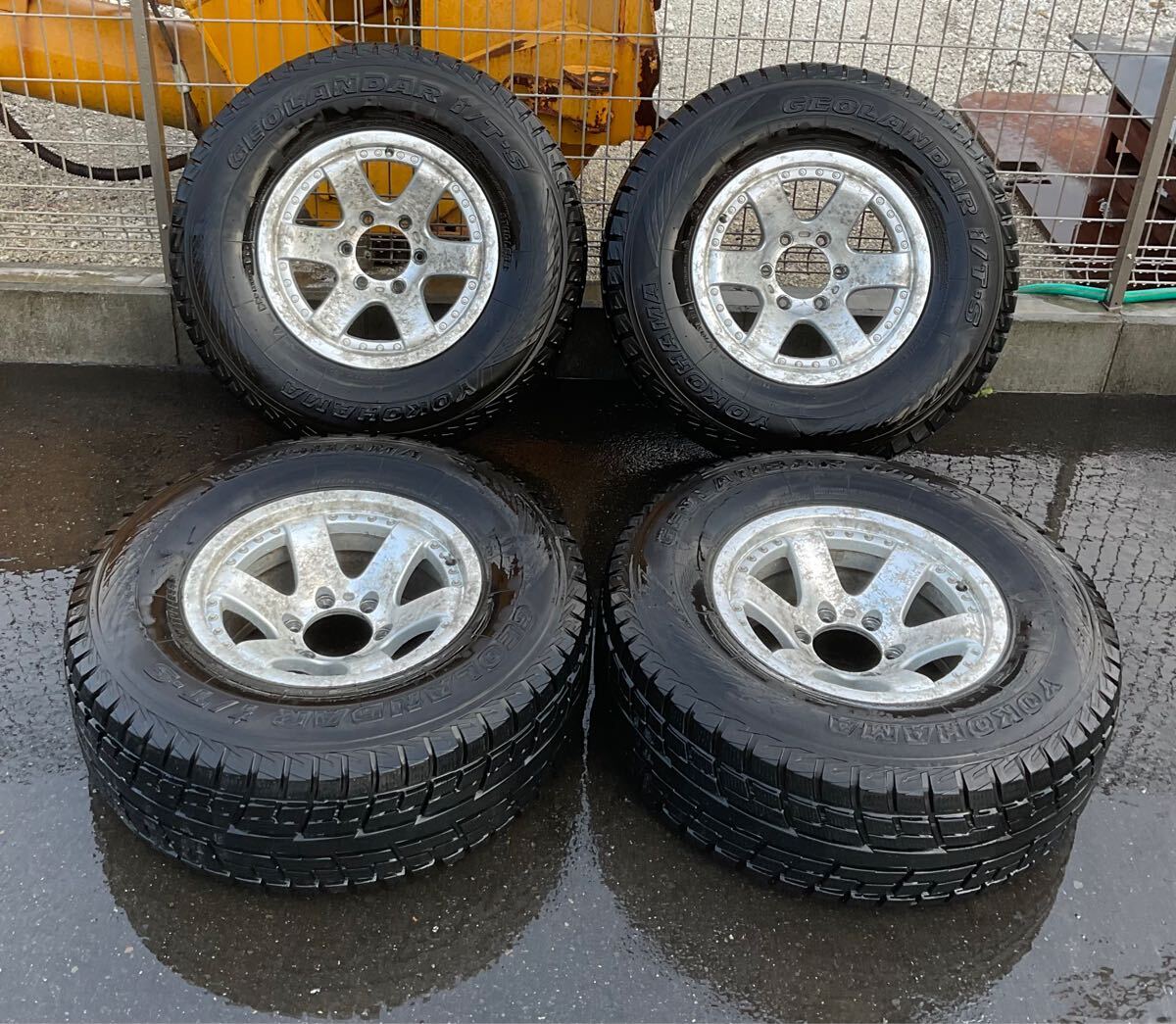 タイヤホイールセット 275/70R16 スタッドレスタイヤ 6穴 16インチ 8J 