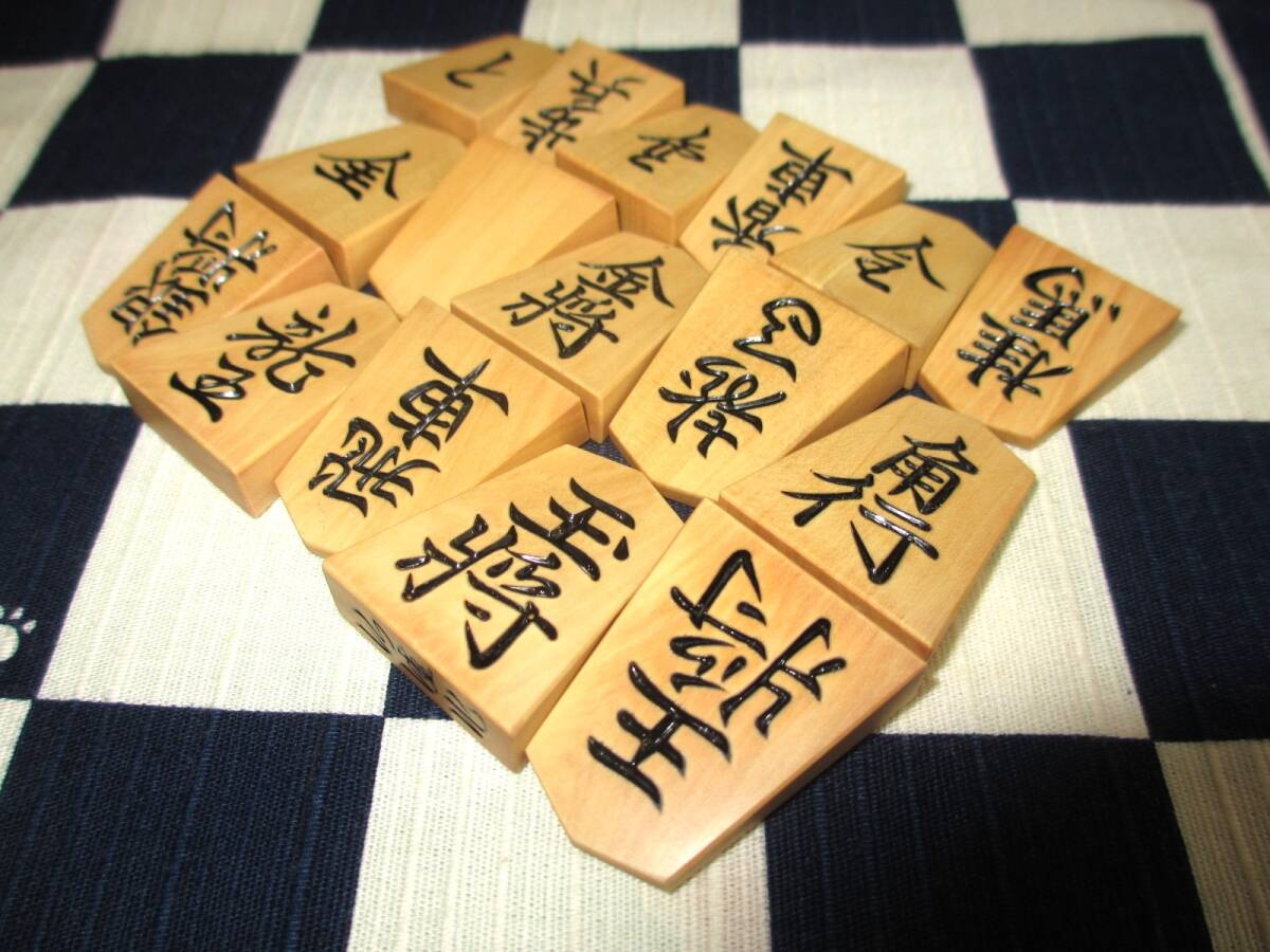 ▲　仙佳作　天童楷書　本黄楊　彫将棋駒　中古品　三玉　桐製平箱付き　▲　　_1