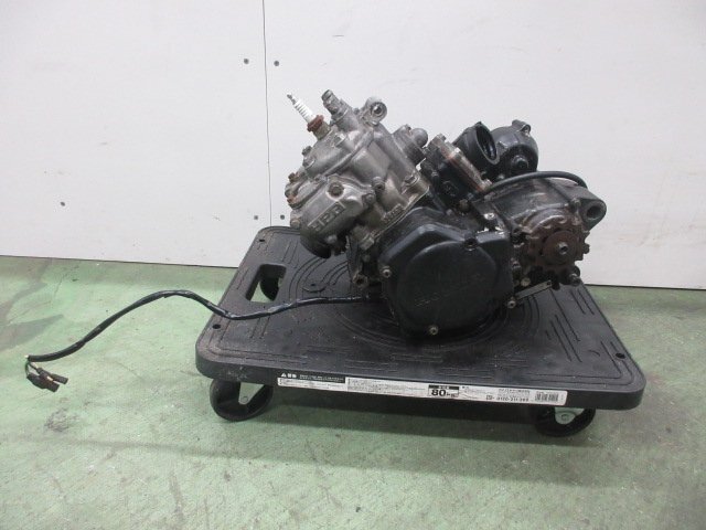 A7B14 CR125R 実動 エンジン JE01 O ※送料は着払いです。 人気定番