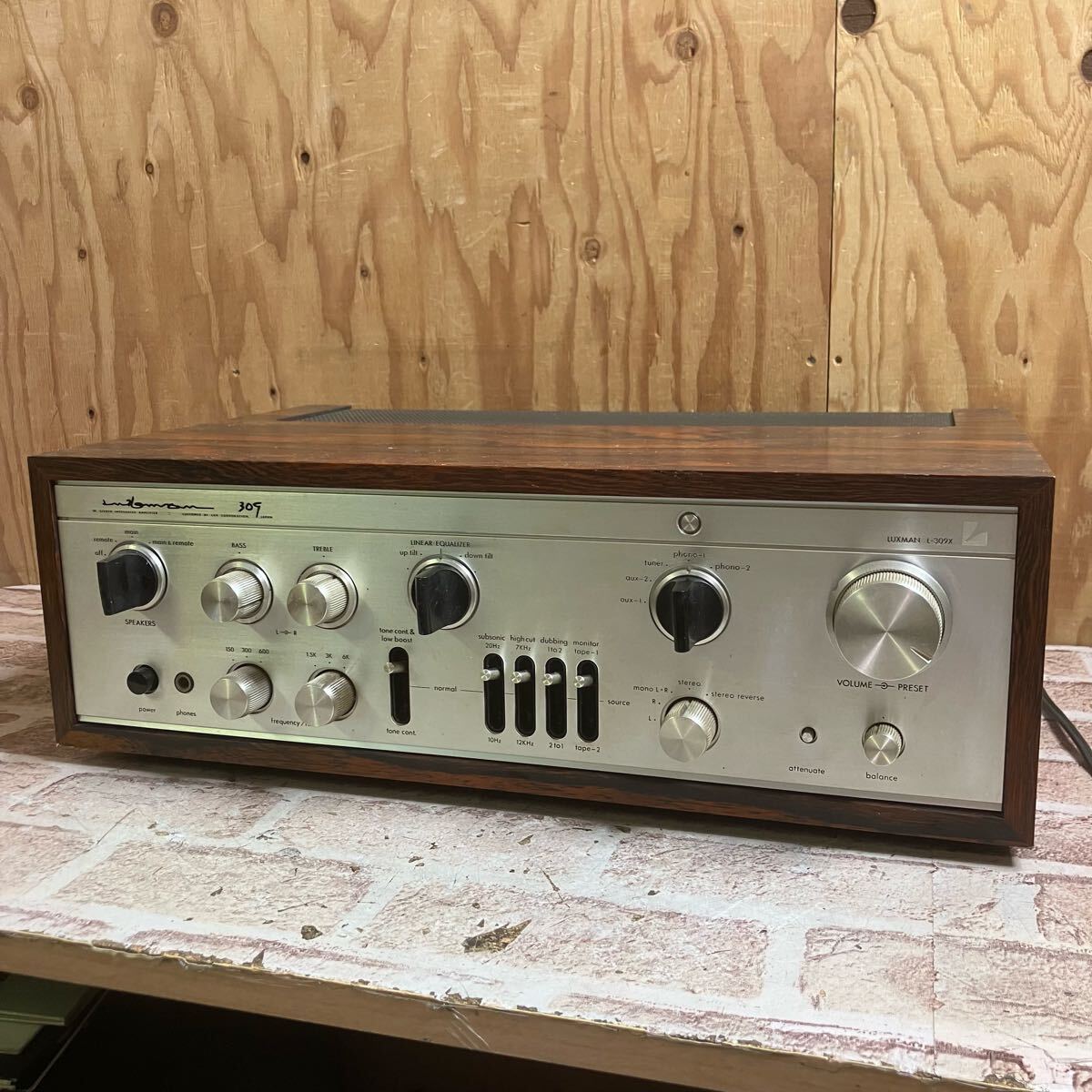 c25010243]AVLUXMAN L-309X プリメインアンプL309X ラックスマン 通電