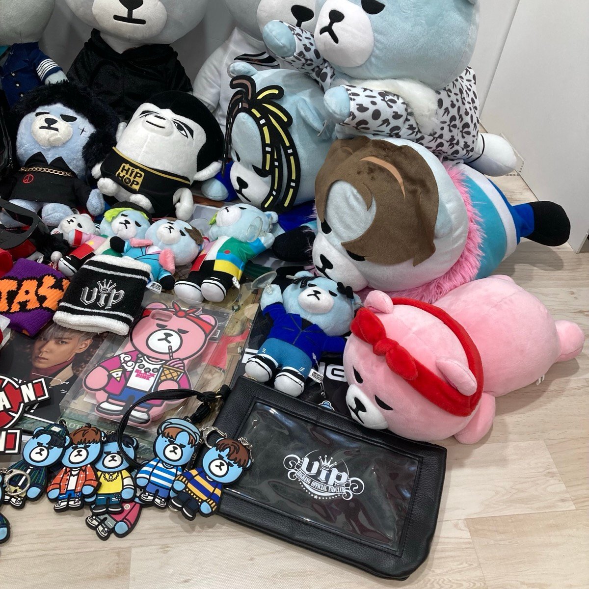 K-pop BIGBANG ビッグバン KRUNK ( ぬいぐるみ ペンライト 缶バッジ