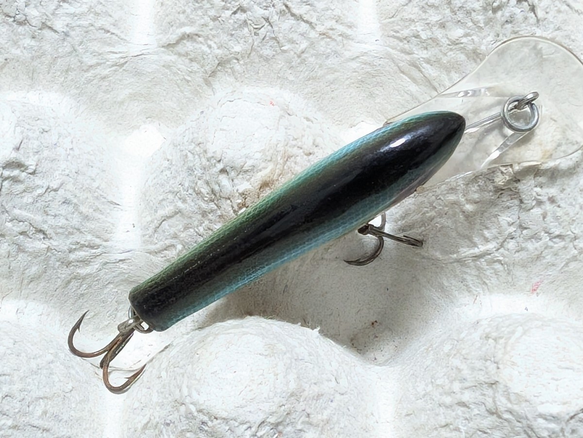 ポー・リック=クランデザイン・カベラス(Cabela's)特注品・旧型薄ボディー【ＲＣ−１】セダーウッド製・ラウンドリップ・シャッド_5