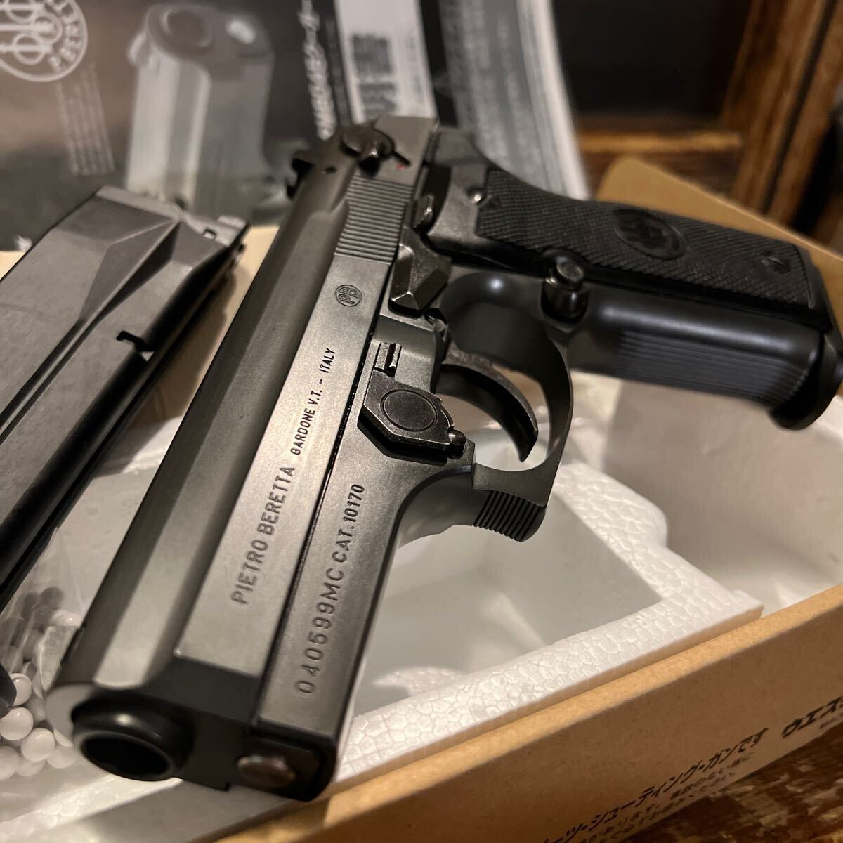 WA ベレッタ　M8045 クーガーF マガジン２本付　カーボンブラックHW_3