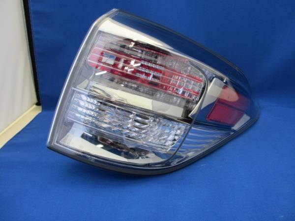 レクサス RX GGL10W 前期 右テール 純正 282202 レクサス 【公式通販】