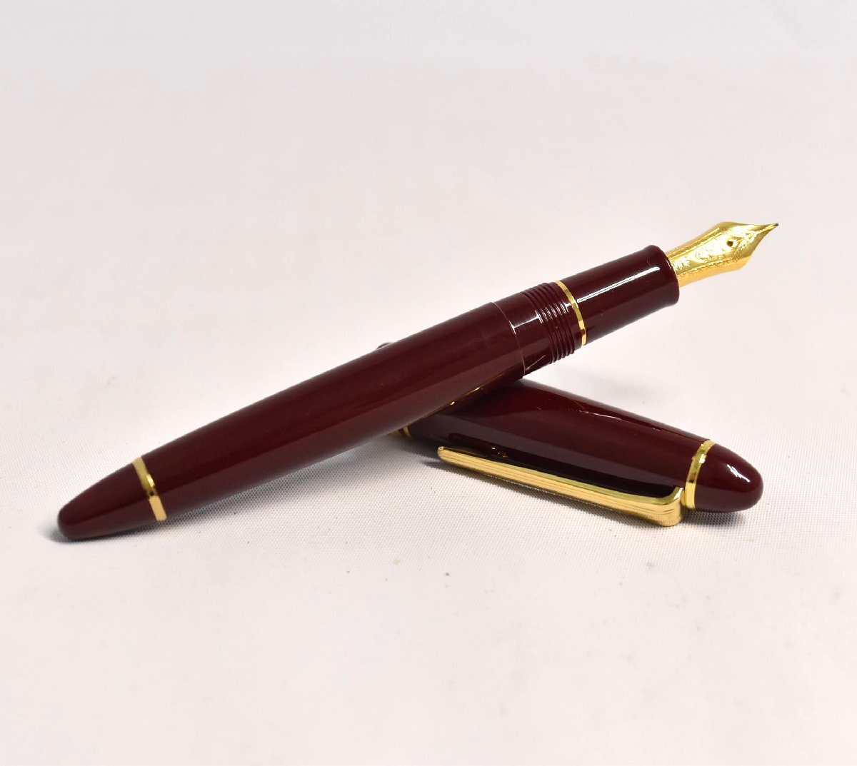 1-11248)SAILOR セーラー 万年筆 ペン先 14K ワインレッドカラー 筆記