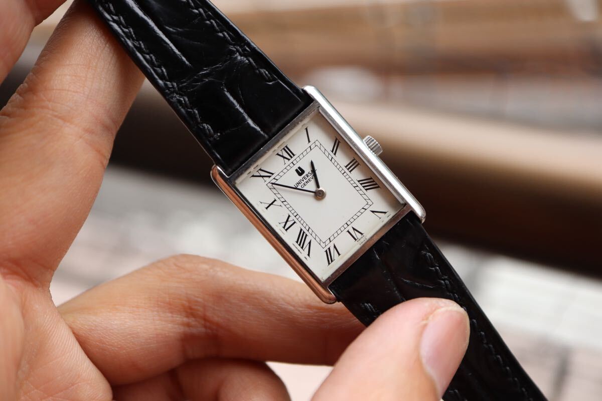 UNIVERSAL GENEVE ユニバーサルジュネーブ 手巻き ホワイトローマン