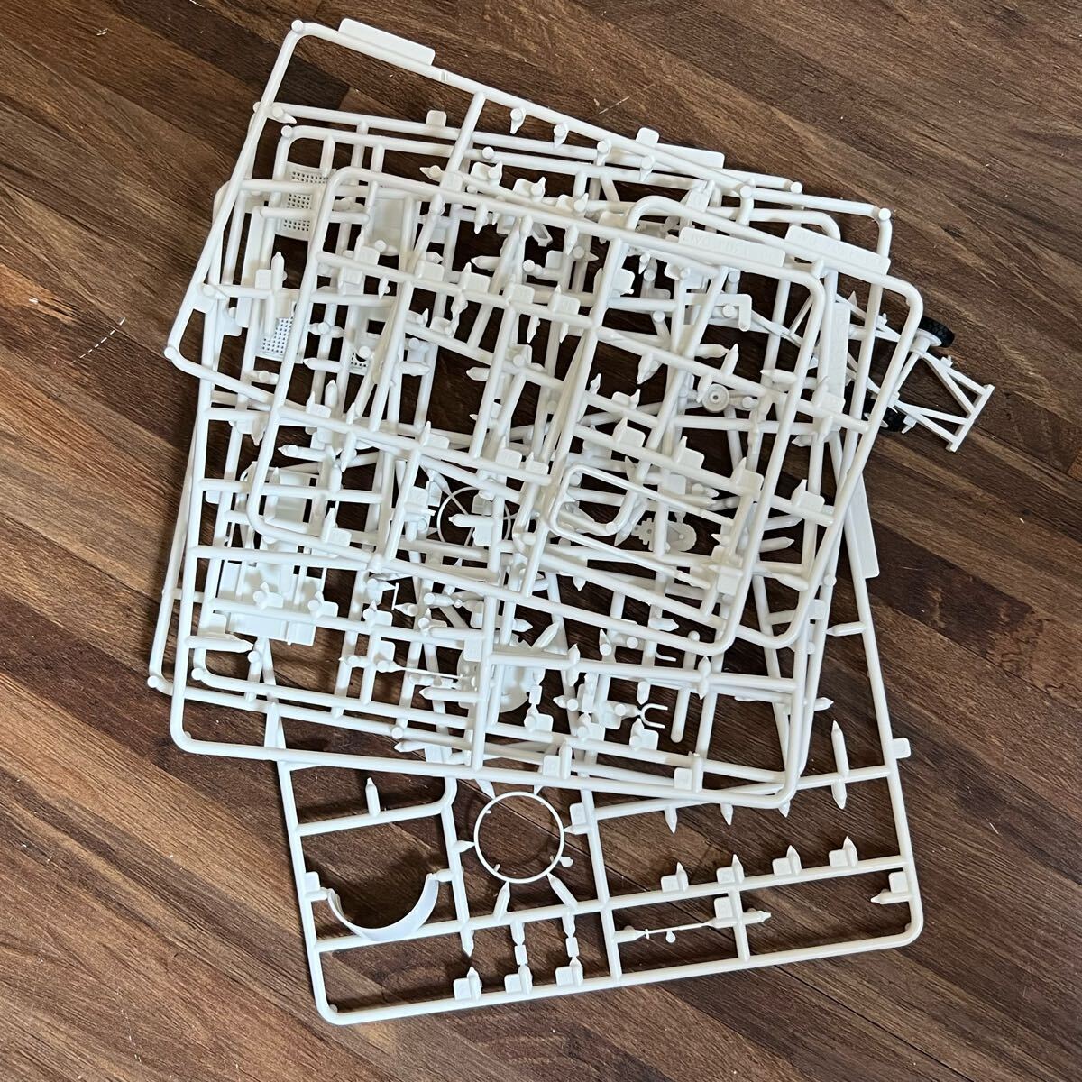 ★売り切り100円スタート★アオシマ プラモデル 特殊荷役No.6　朝霞製作所 ターレットトラック 築地市場仕様 アオシマ スケール1/32 現状品_3