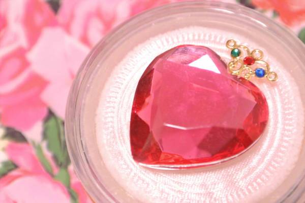 手作り セーラームーンプリズムハートコンパクト風デココスメ セーラームーン 売買されたオークション情報 Yahooの商品情報をアーカイブ公開 オークファン Aucfan Com