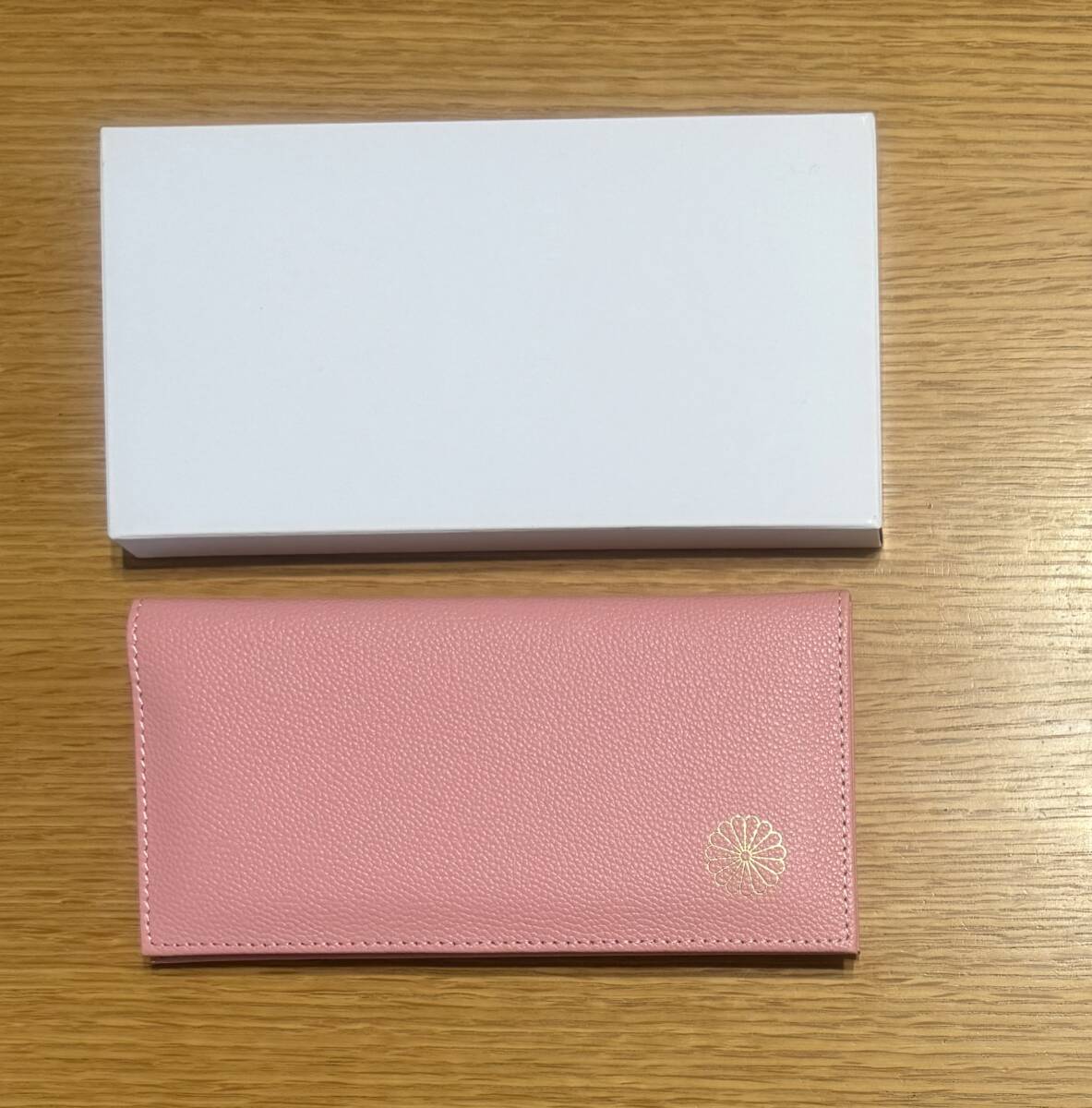 新品未開封】皇居限定 菊の御紋 長財布 牛革 レザー ピンク 桃色