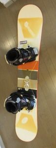 ★即使用可★中古４点セット★SALOMON サロモンスノーボードSTROBE157cm&ビンディング★D