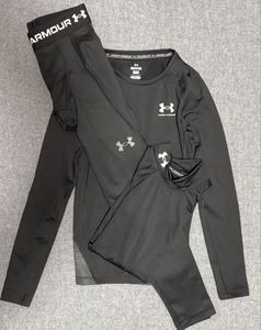 UNDER ARMOUR UAクルー ノベルティシャツ・UAコールドギアインフラレッド レギンスインナ