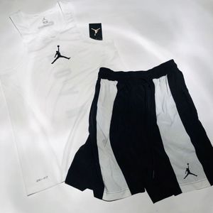 ナイキ ジョーダン アルティメイト タンクトップ フライト アイコニック USサイズ 842314