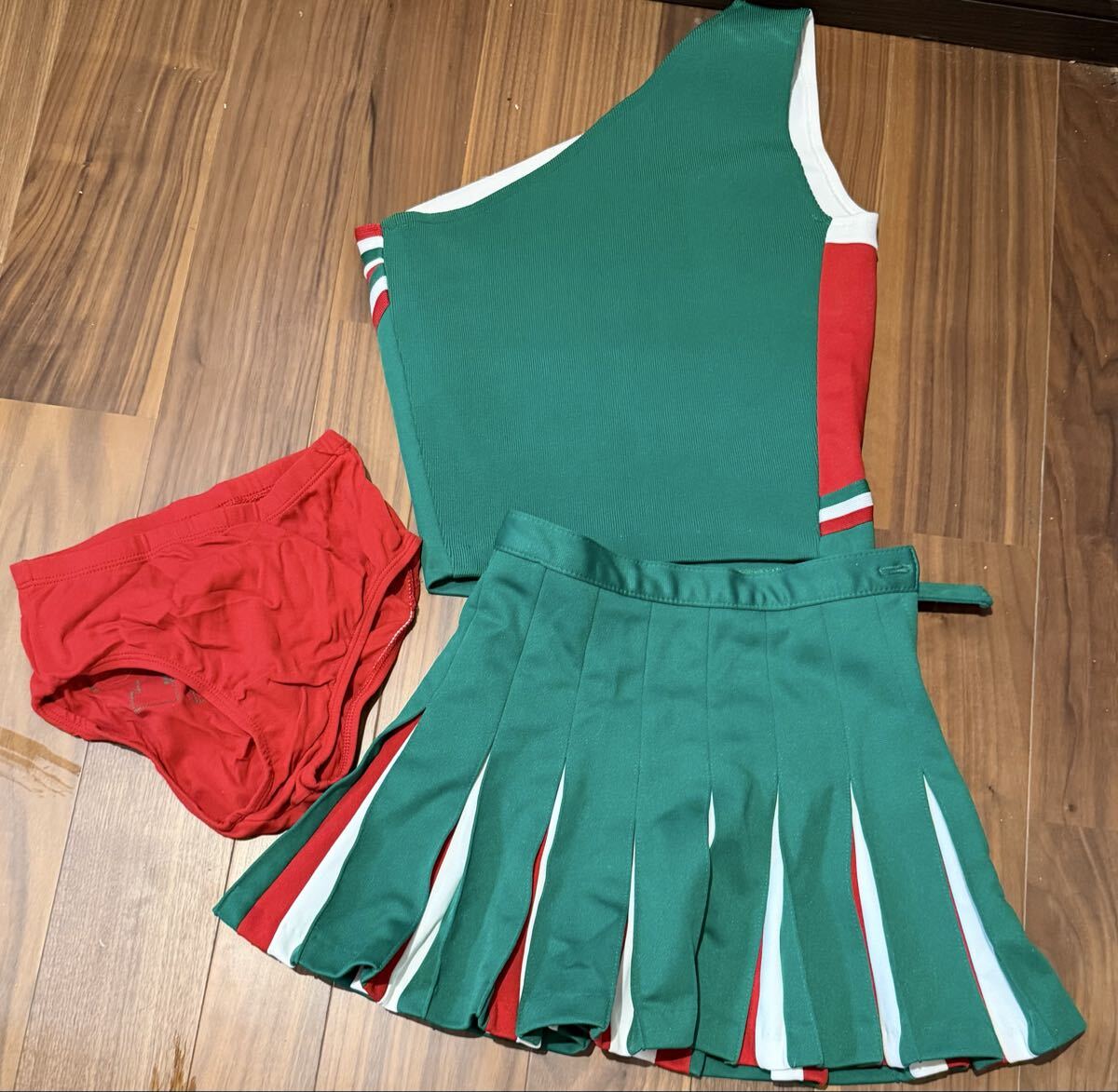 そ*ぃ様 Varsity （バーシティ）チアユニフォーム　　アンスコ　ポムシェ製 そ*ぃ様 Varsity （バーシティ）チアユニフォーム アンスコ ポムシェ製