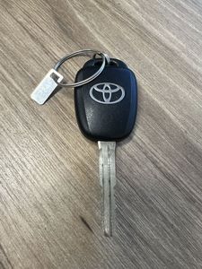 トヨタ ハイエース 2ボタン　スマートキー　200系