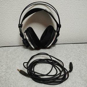 AKG ヘッドホン　k271 mk2 です。
