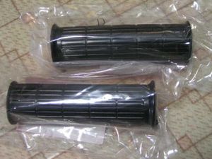 ★ ホンダ純正　オリジナル　M型モンキーA型モンキー　ハンドルグリップ左右黒新品　CF50