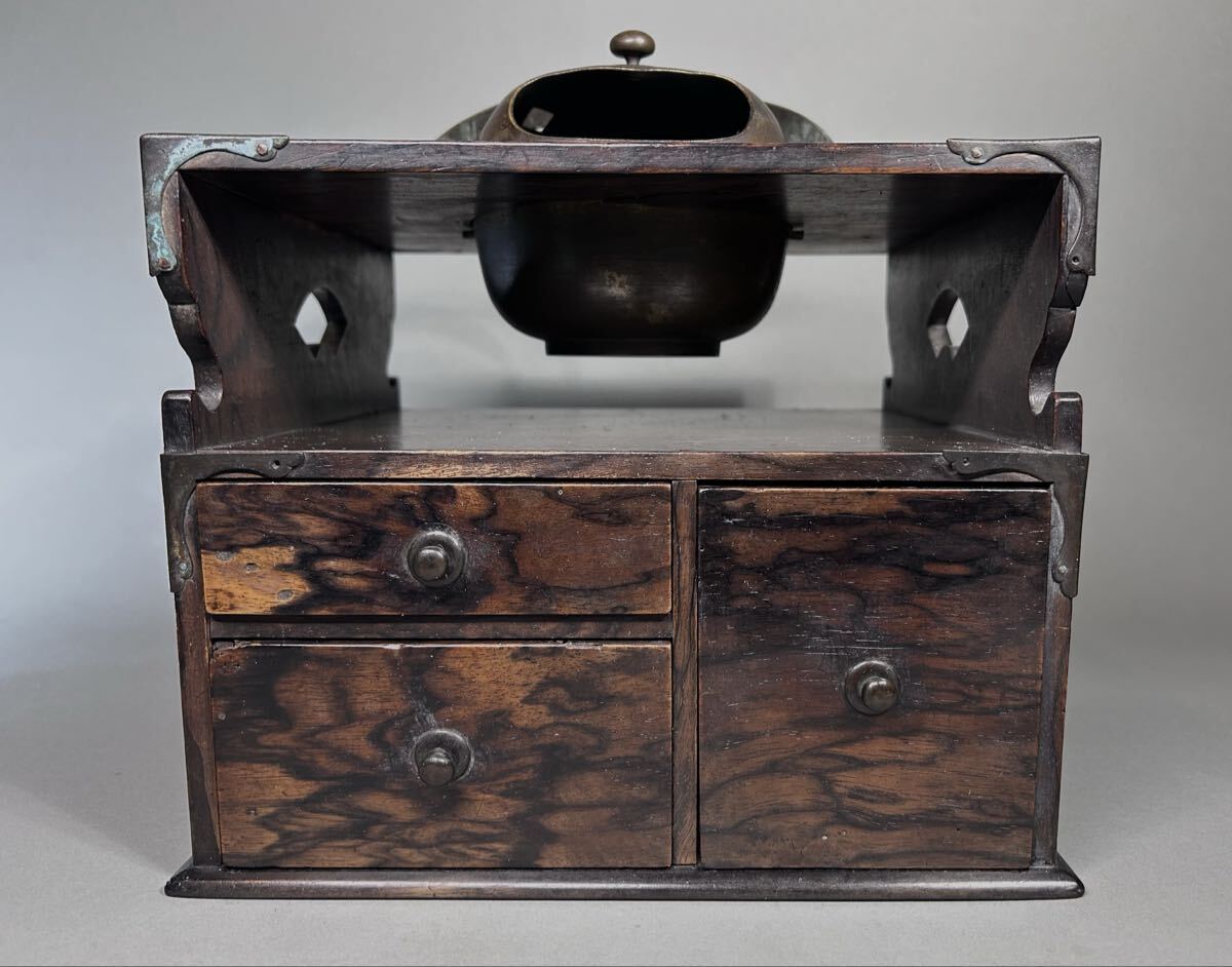 真鍮火鉢の値段と価格推移は？｜3件の売買データから真鍮火鉢の価値が