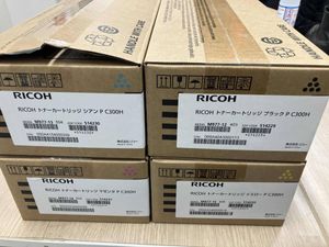 RICOH P C300H トナーカートリッジ（4色セット）※シアンのみ開封済み