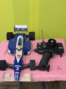 週末限定価格出品Tyrrell 019 Ford 90年　ラジコンカー ティレル 019のYahoo!オークション(旧ヤフオク!)の相場・価格を見る