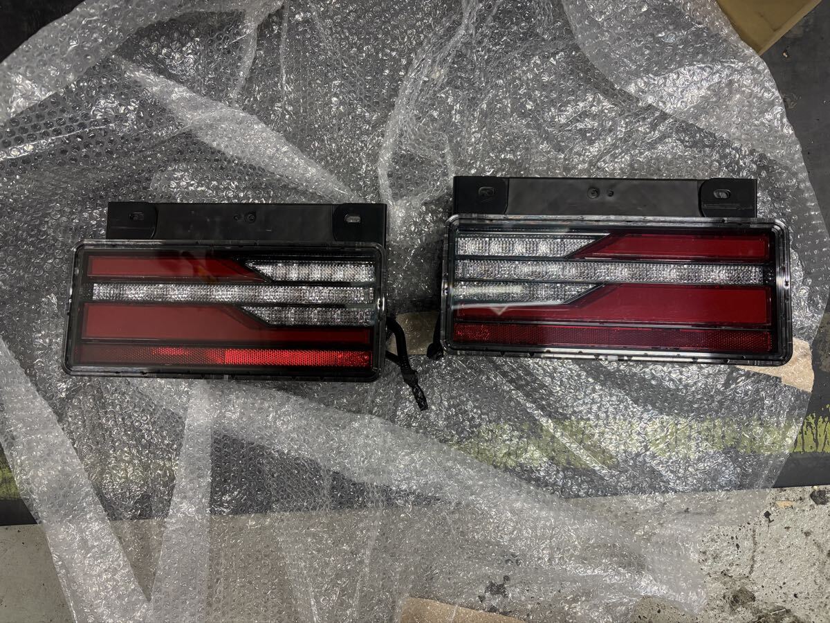 KOITO 小糸 トラック用 2連タイプ フルLEDテールランプ 左右セット