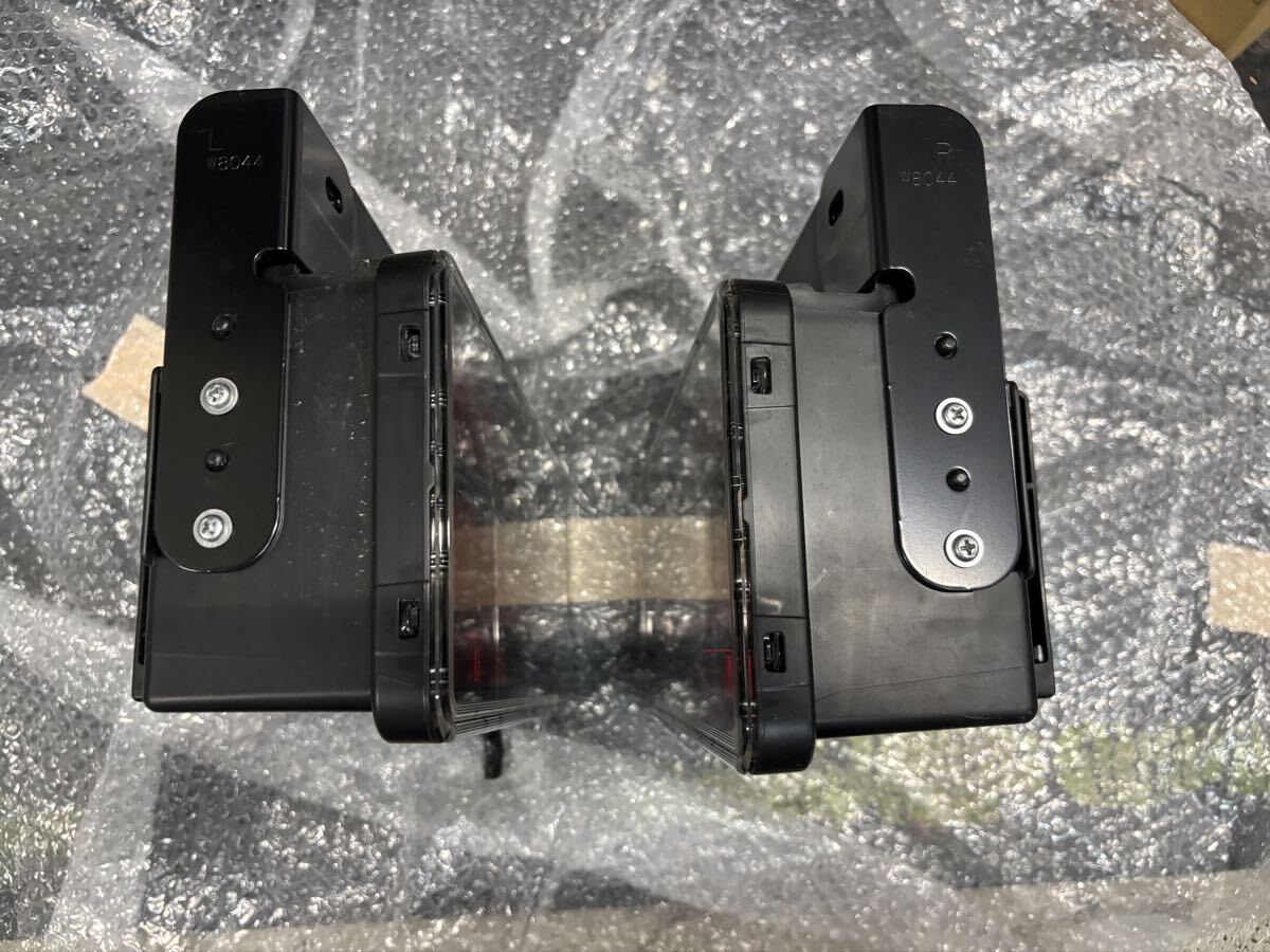 KOITO 小糸 トラック用 2連タイプ フルLEDテールランプ 左右セット