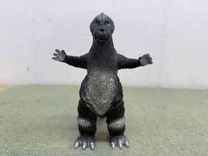 ゴジラ ソフビ 1983のYahoo!オークション(旧ヤフオク!)の相場・価格を