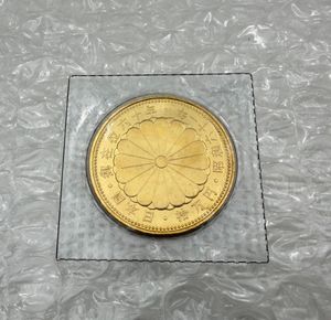 天皇陛下御在位60年 純金(単品)の中古価格は484,532円｜記念硬貨の新品