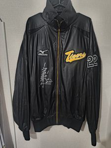 阪神タイガース ウィンドブレーカーの値段と価格推移は？｜2件の売買