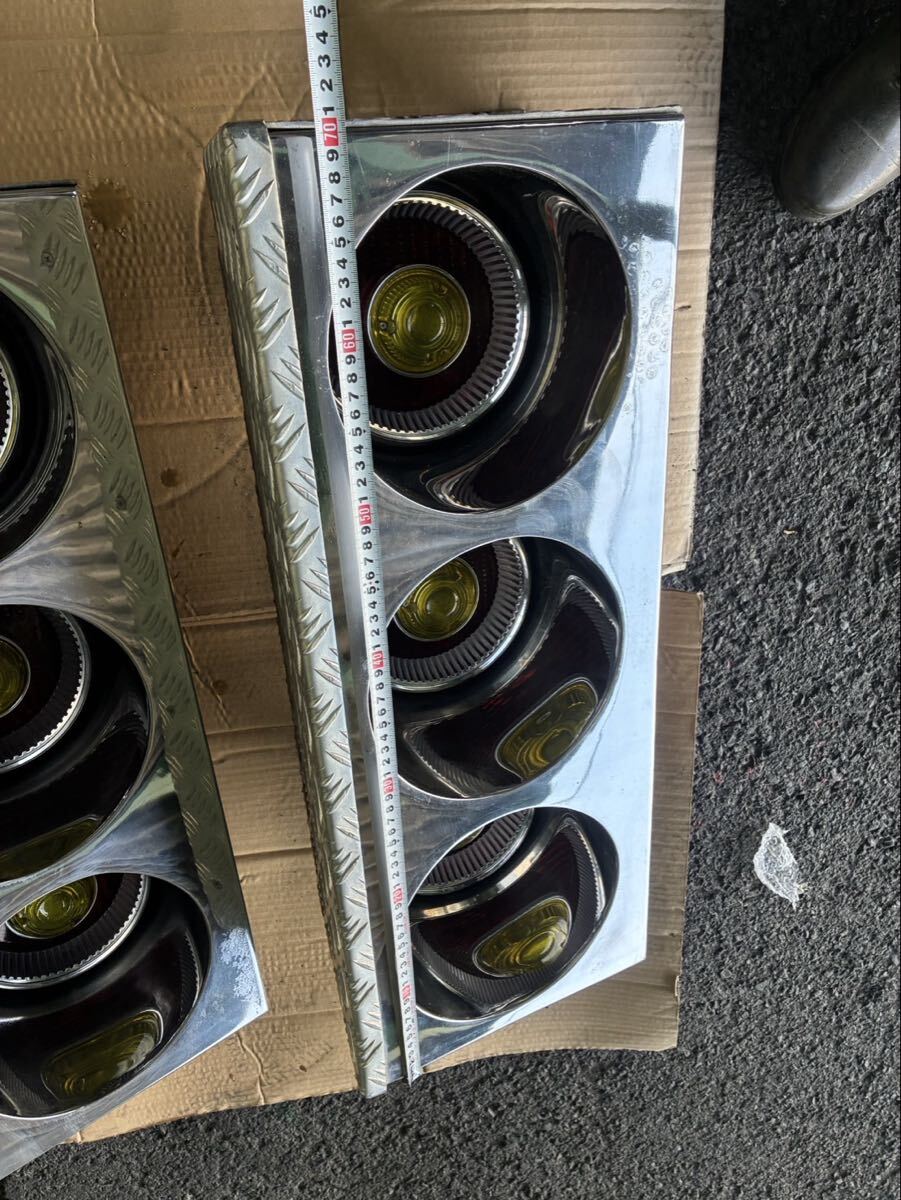 デコトラ レトロ JB丸型テールランプ 奥目テールボックス左右
