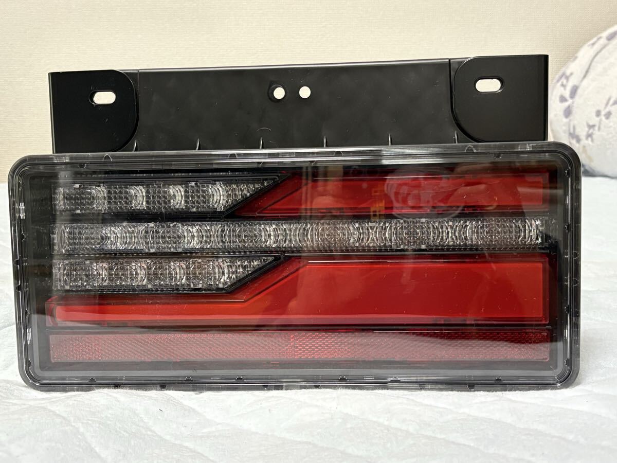 KOITO スタンレー 小糸 24V 2連タイプ フルLEDテールランプ 左右セット
