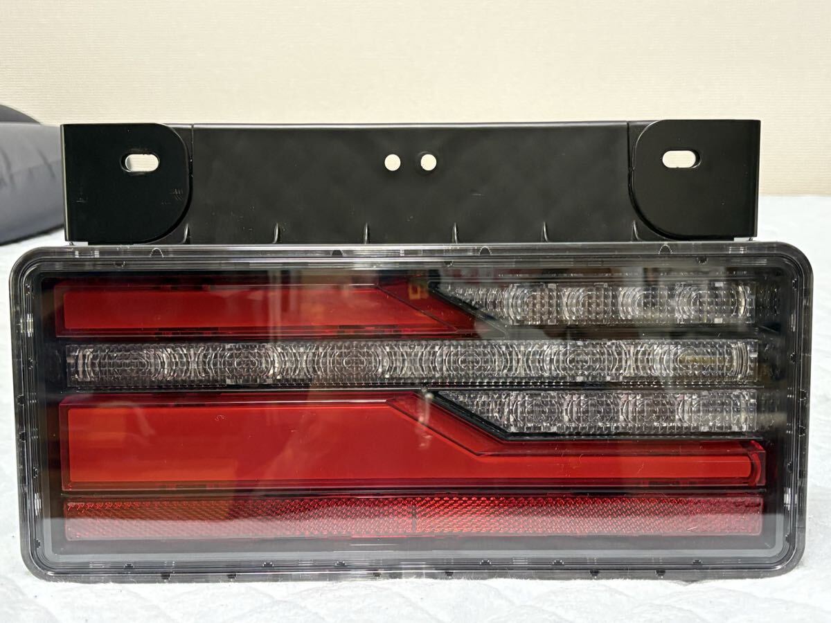 助手席側　スタンレー　KOITO 24V 2連タイプ フルLEDテールランプ KOITO スタンレー 小糸 24V 2連タイプ フルLEDテールランプ 左右セット