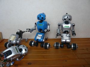 ディアゴスティーニ マイロボットID-01 本体 3体と補修パーツ マイロボット ID-01の値段と価格推移は？｜3件の売買データからマイ