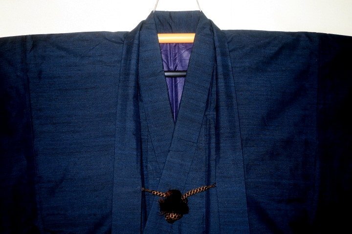 蚕 繭の値段と価格推移は？｜32件の売買データから蚕 繭の価値がわかる