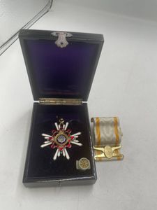 旧日本軍勲章の値段と価格推移は？｜82件の売買データから旧日本軍勲章