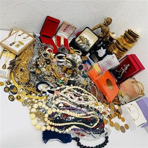 純金細工　シルバー　4点おまとめ　純金象嵌　ネックレス他 純金象嵌の値段と価格推移は？｜25件の売買データから純金象嵌の価値が