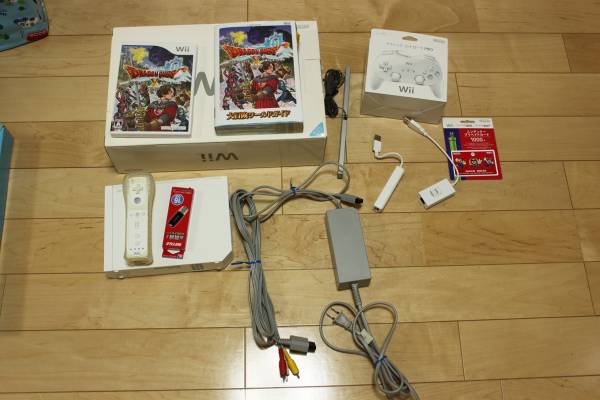 【中古】Wii + ドラクエX(アカウント消去済み)+オプション多数_1