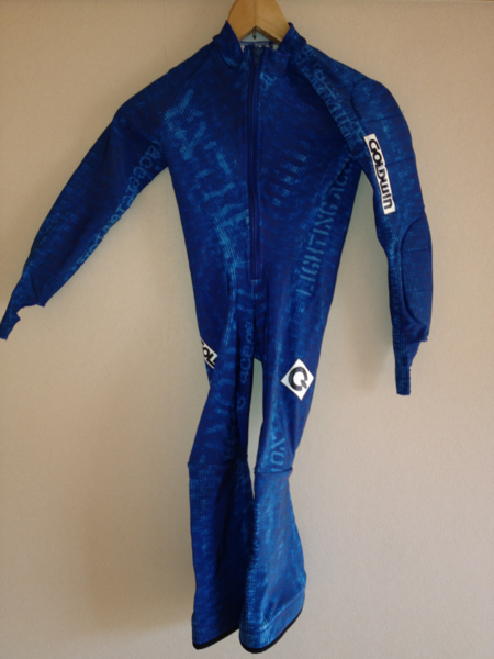 ゴールドウィン ワンピース 美品とアシックス レースパンツ_1