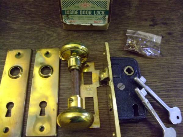 昔むかし 真鍮の鍵付きドアノブ 可愛い３０ｍｍ 雑貨 売買されたオークション情報 Yahooの商品情報をアーカイブ公開 オークファン Aucfan Com