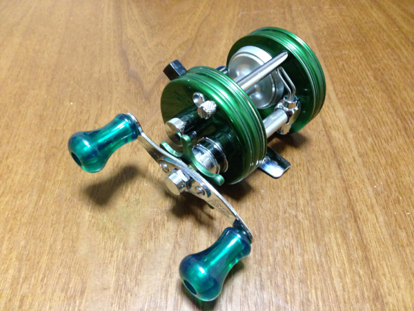 美品 ABU 2500c アブ 2500c アブガルシア 77/2 ABU 2500c 緑 美品 アブ 25c(アブガルシア)｜売買されたオークション