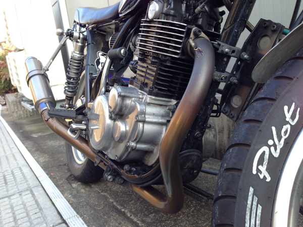 SR400 500用マフラー フルエキ グリーンティーテックサーフ！(マフラー