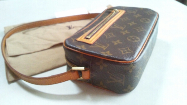 USED【ルイヴィトン】LOUIS VUITTONモノグラムポシェットシテLV